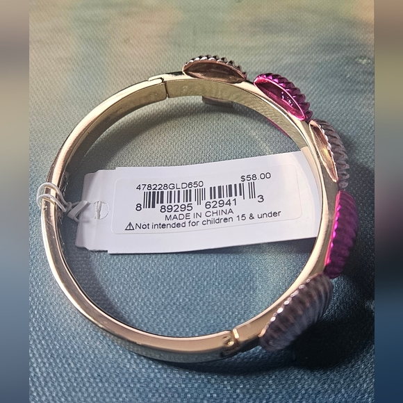 Betsey Johnson Pink and Silver Shell Bracelet NWT - Picture 4 of 6